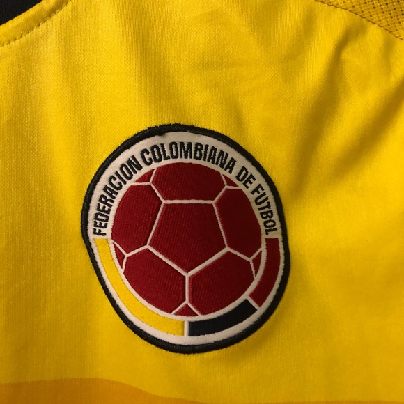 Adidas Colombia (home) youth soccer jersey, XXL - Picture 4 of 9